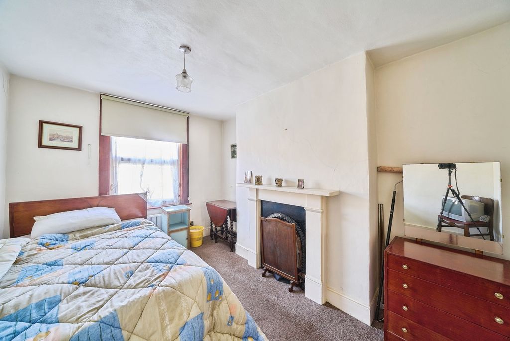 Property photo 3 of 17 Photo