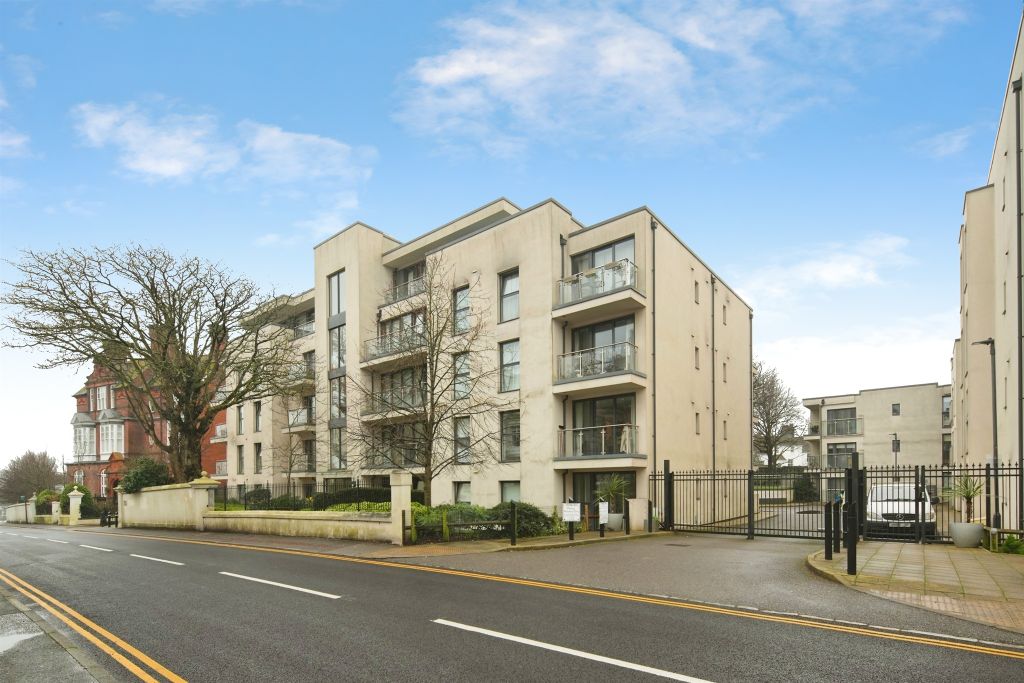 Property photo 1 of 11