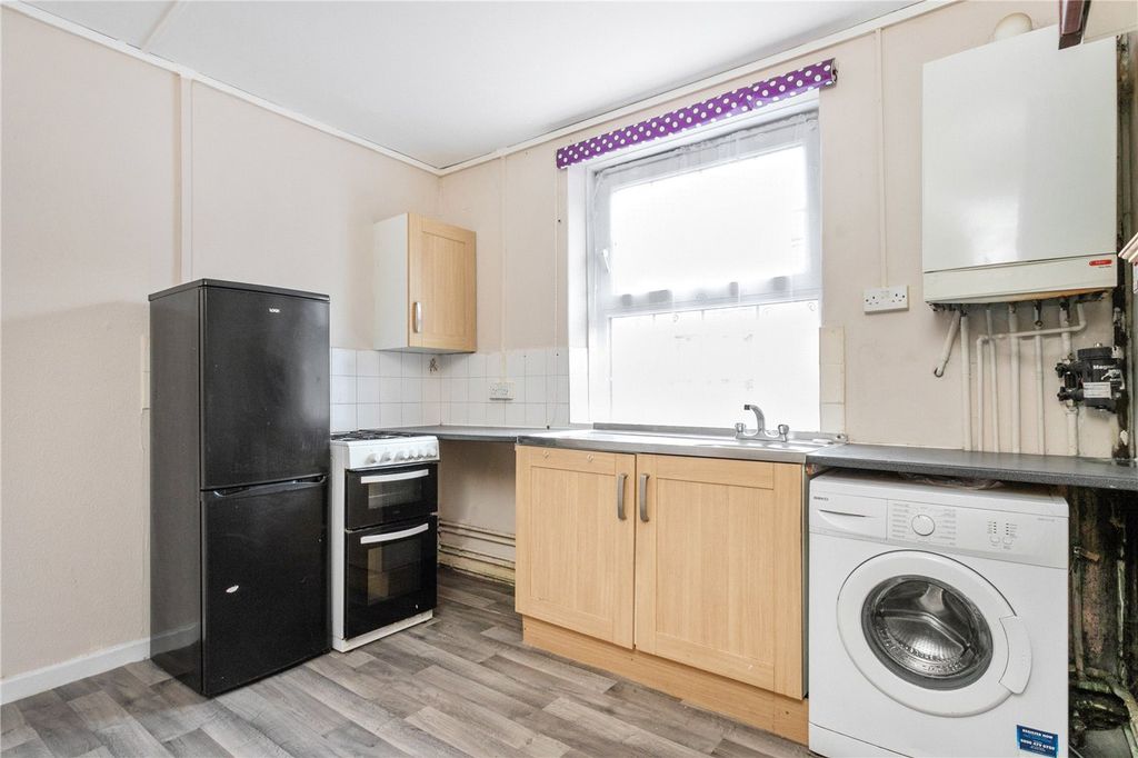 Property photo 3 of 12 Picture No. 02