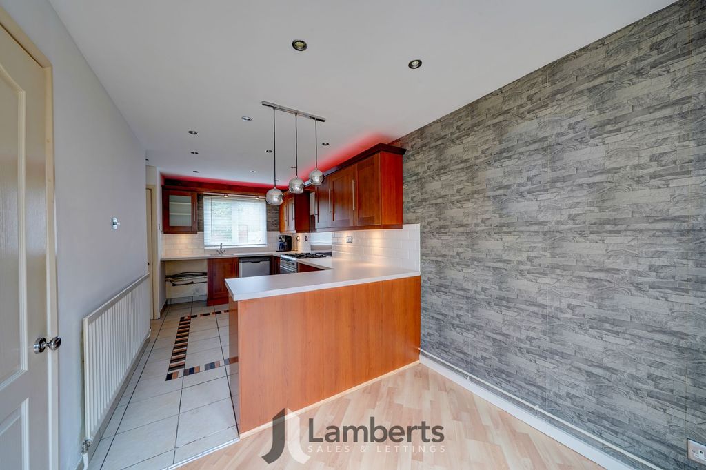 Property photo 3 of 17 Kitchen/Diner