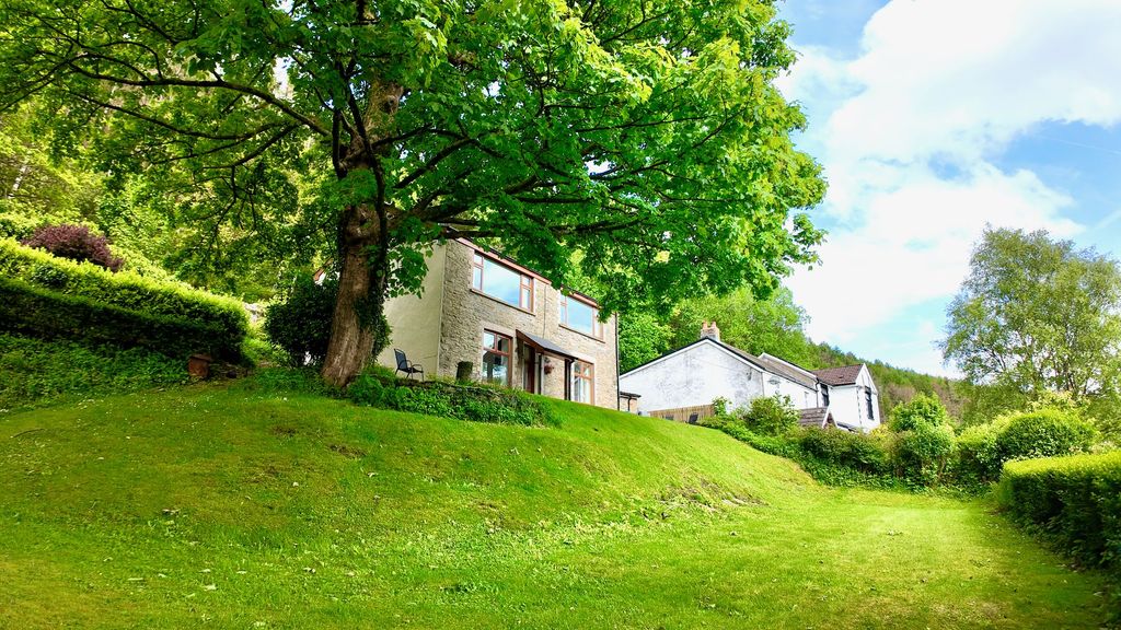 Property photo 2 of 47