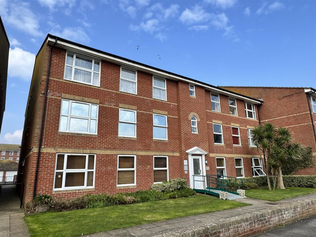 Property photo 1 of 8 Front