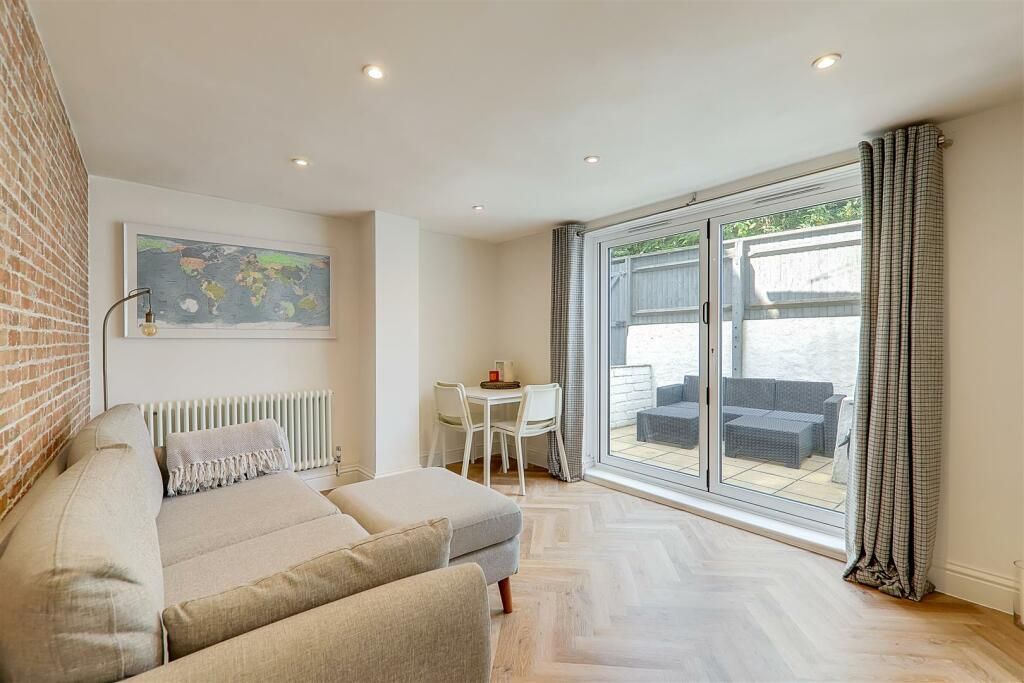Property photo 2 of 17