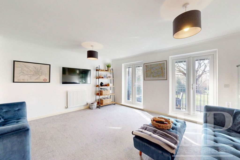 Property photo 2 of 34