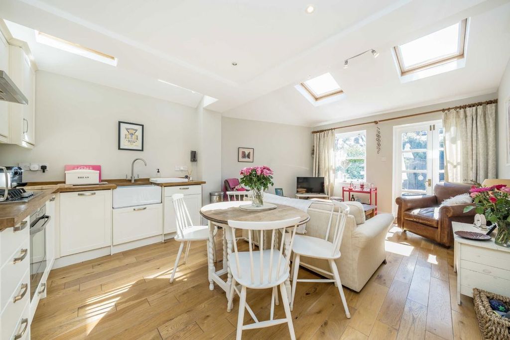 Property photo 2 of 7