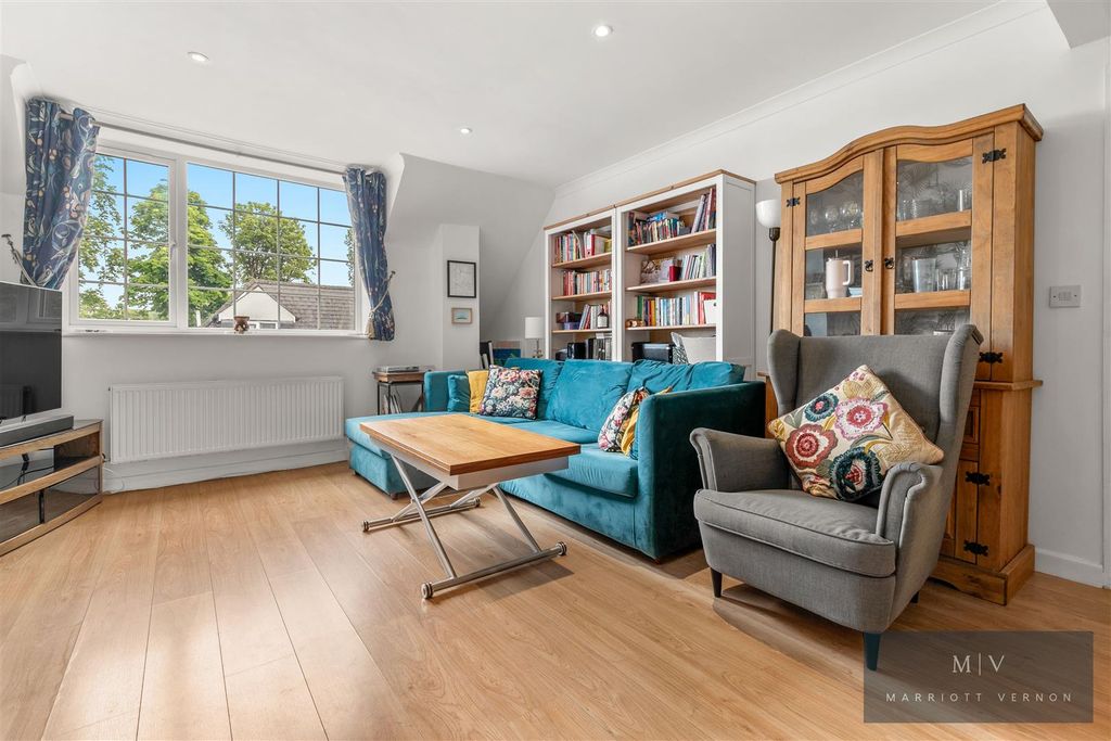 Property photo 3 of 15 Europa Court F8 MV-8.Jpg