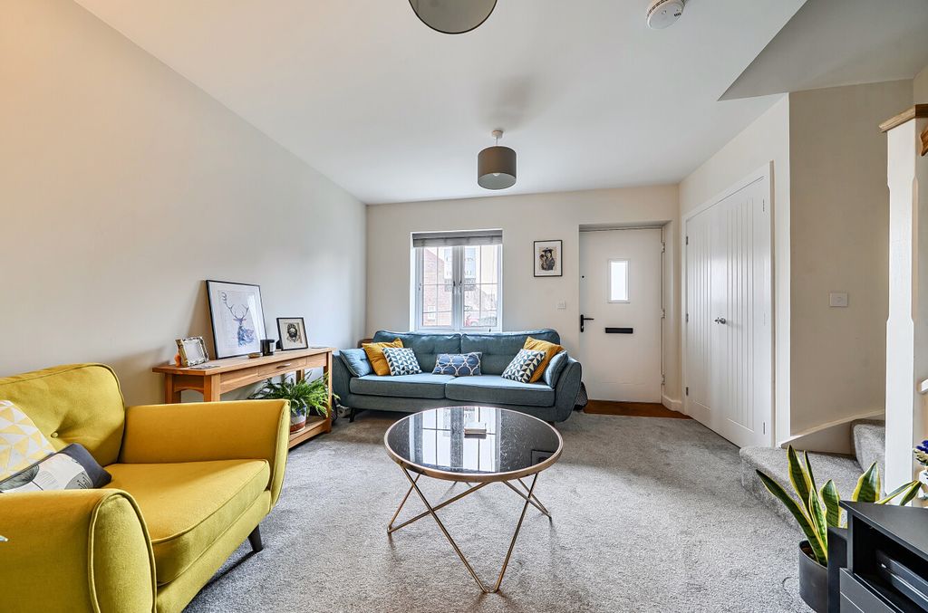 Property photo 3 of 12 1415864-15-699884...