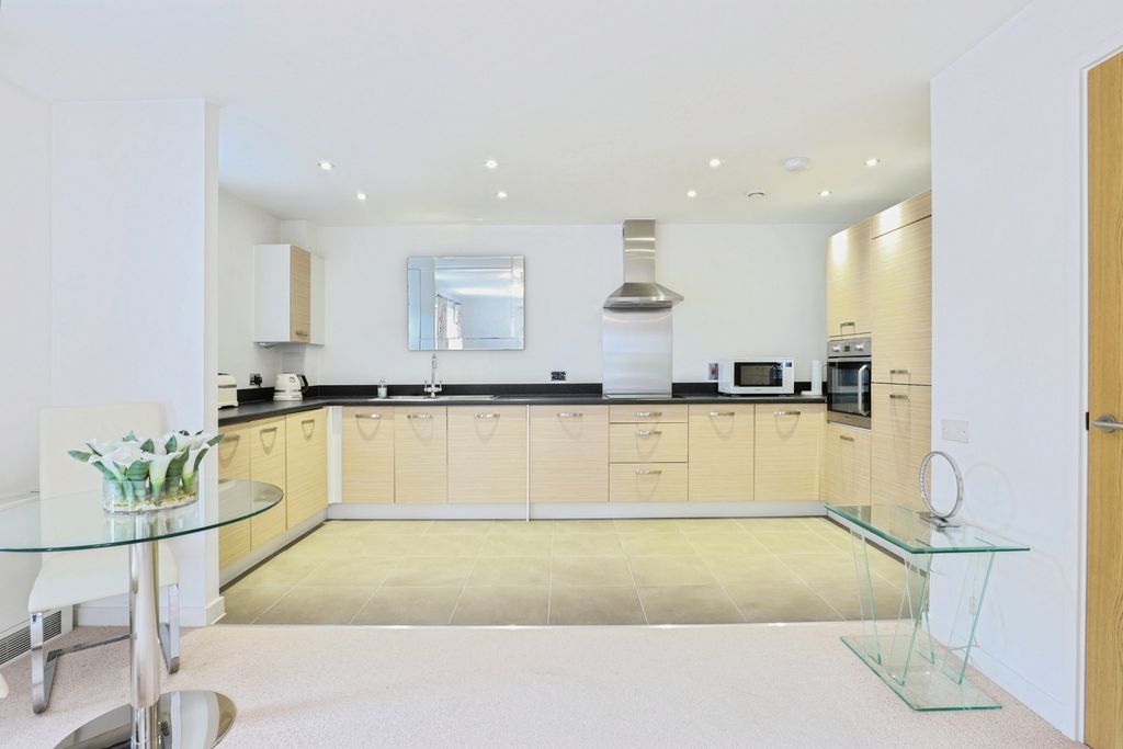Property photo 2 of 10 Pbox-Img.Jpg