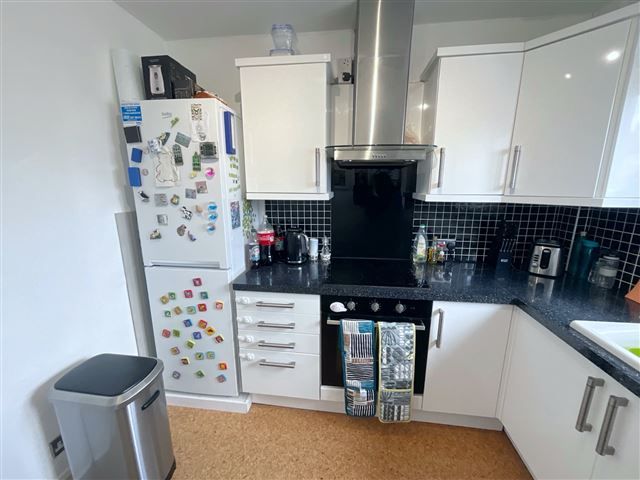 Property photo 3 of 21 Kitchen