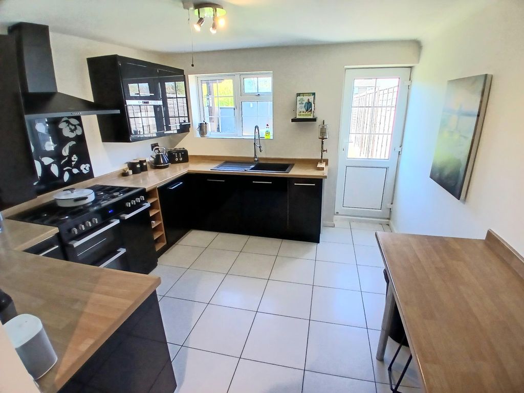 Property photo 3 of 29 Image