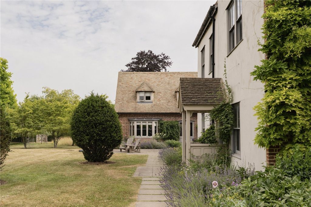 Property photo 3 of 22 Haslingfield Manor