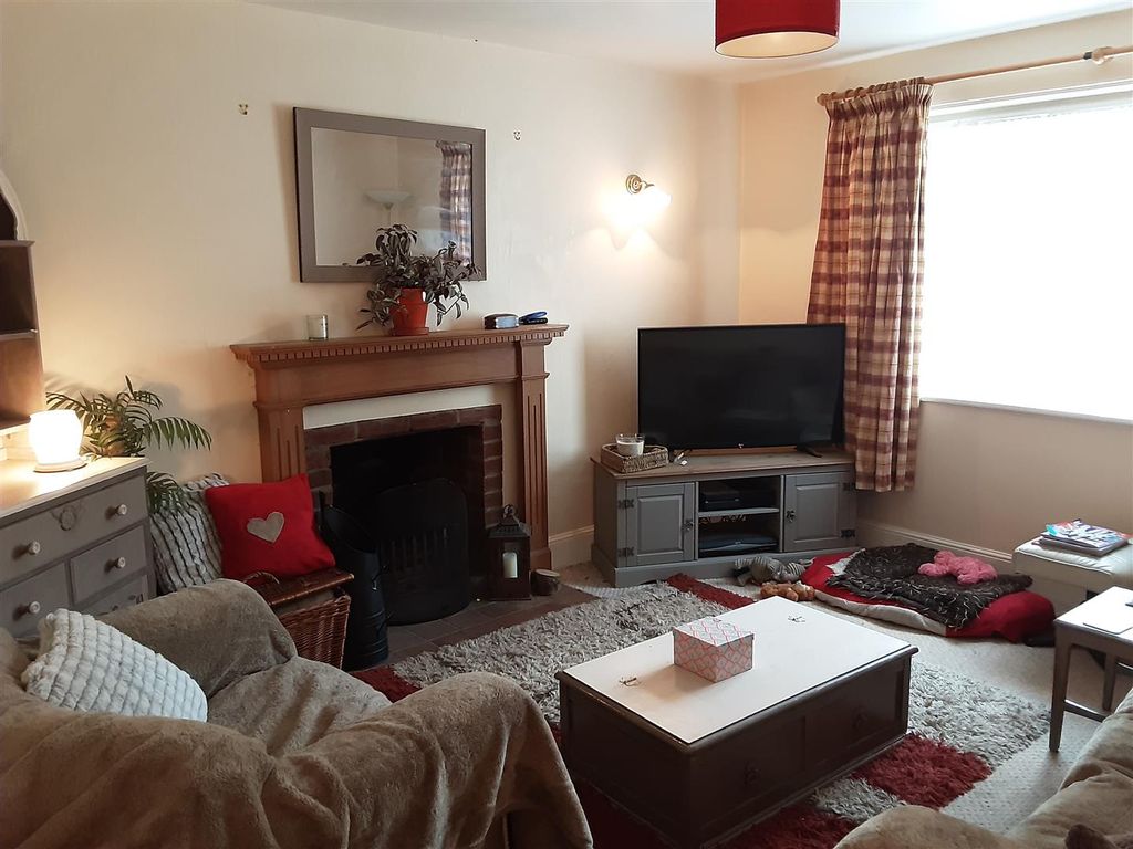 Property photo 3 of 10 Sitting Room