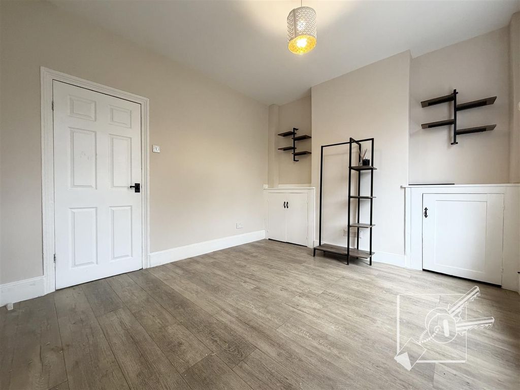 Property photo 3 of 11 Living Room