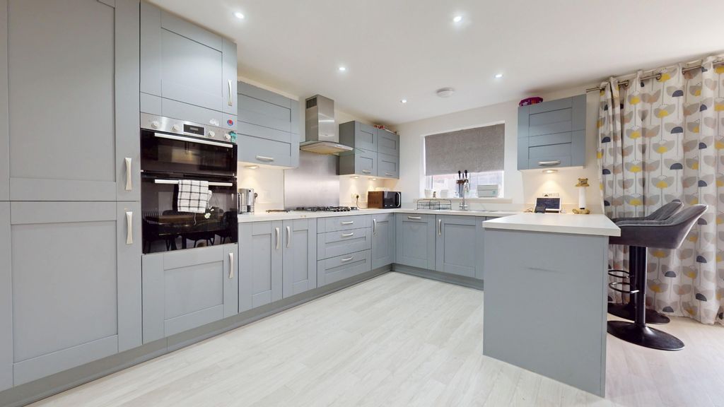 Property photo 2 of 25 4616344