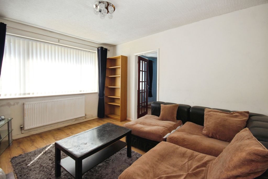 Property photo 3 of 17 Pbox-Img.Jpg