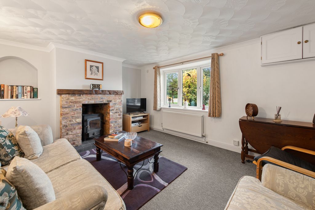 Property photo 2 of 27