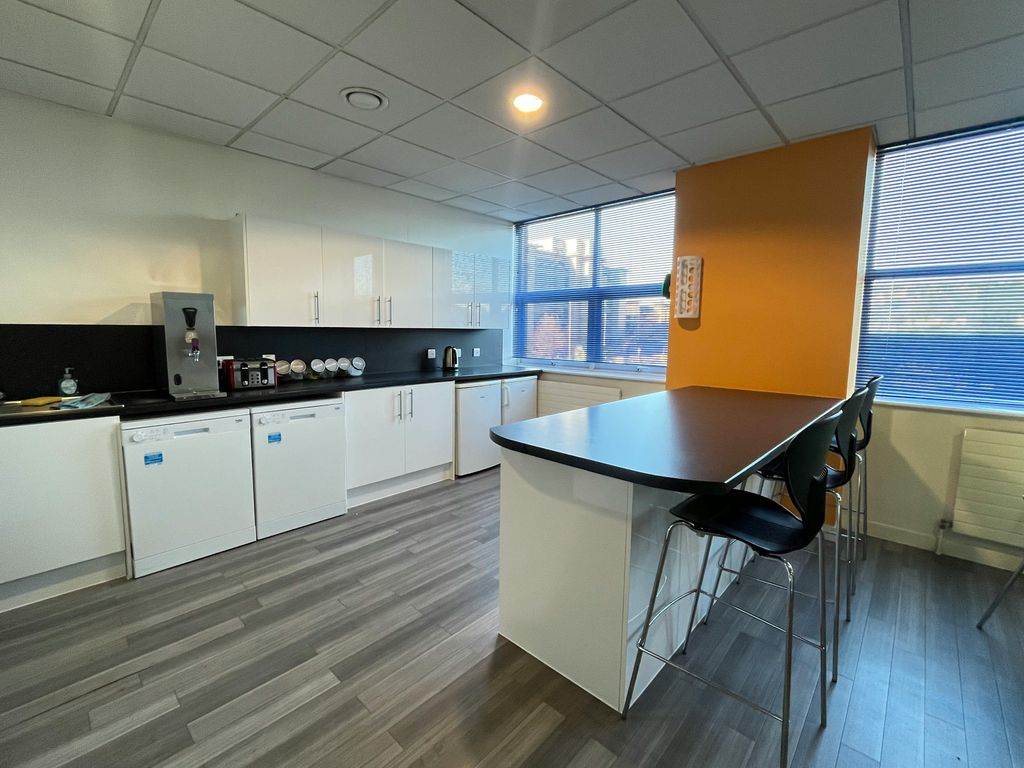 Property photo 3 of 10 Vh Kitchen.Jpg