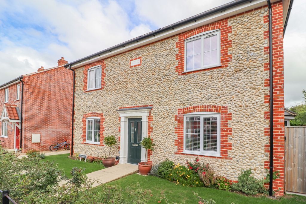 Property photo 2 of 35 4527756