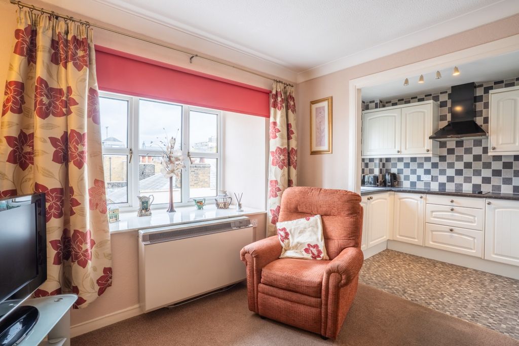 Property photo 3 of 12 4581136
