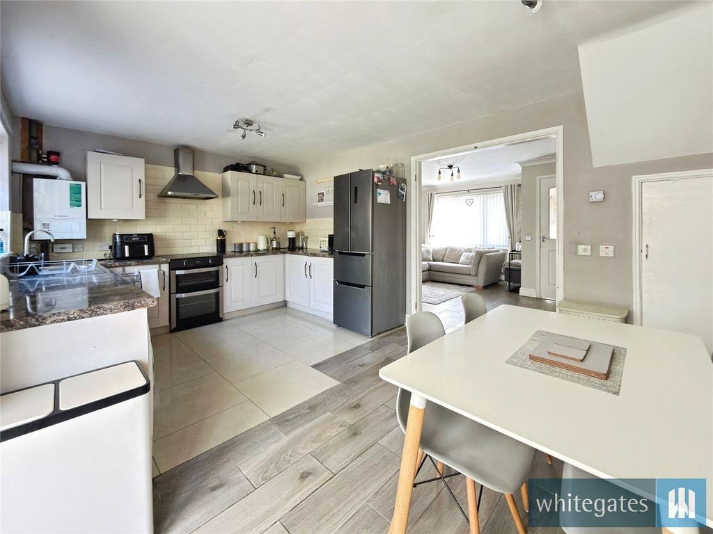 Property photo 3 of 21 Picture No. 05