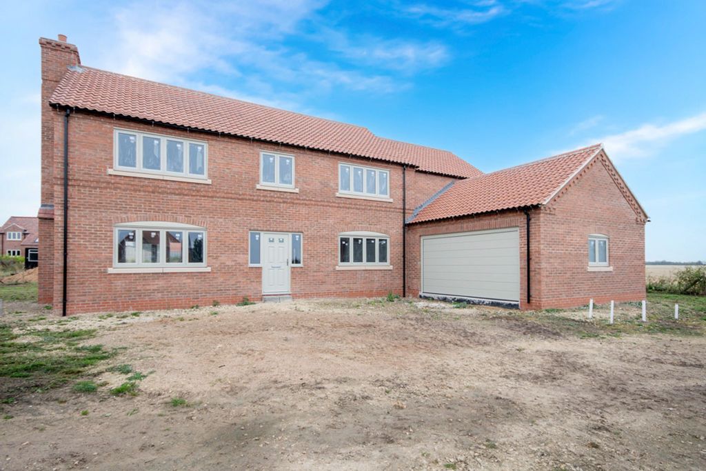 Property photo 1 of 24
