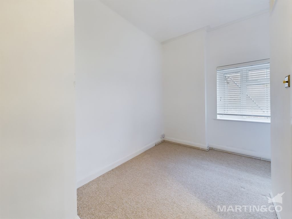 Property photo 3 of 9 Bedroom