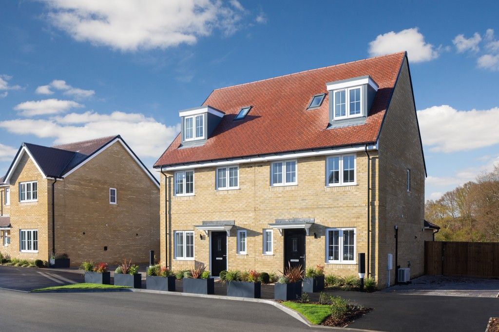 Property photo 1 of 16 Samuel Gardens, Arlesey