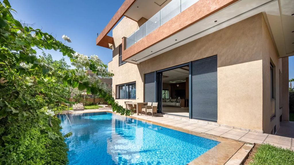 Property photo 2 of 34