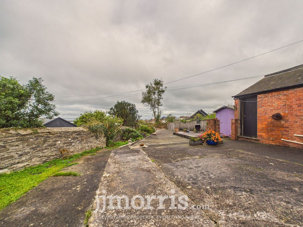 Property photo 3 of 31