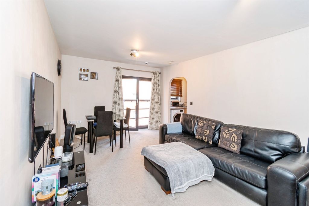 Property photo 2 of 16