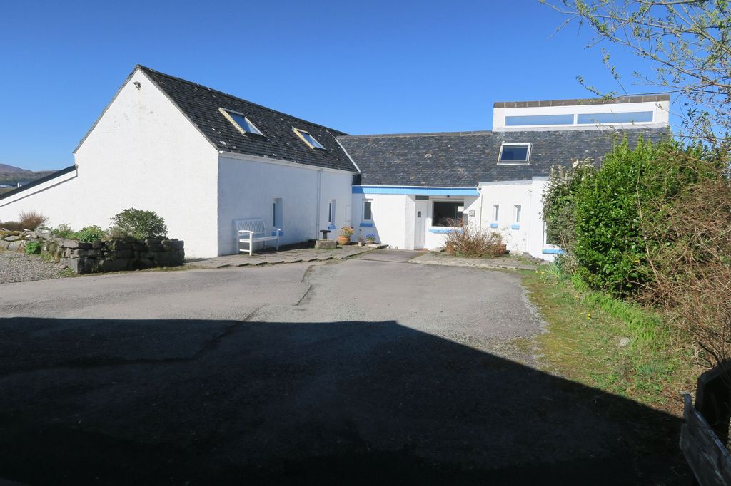 Property photo 2 of 55