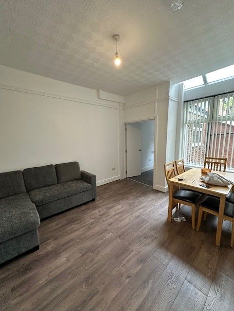 Property photo 2 of 25
