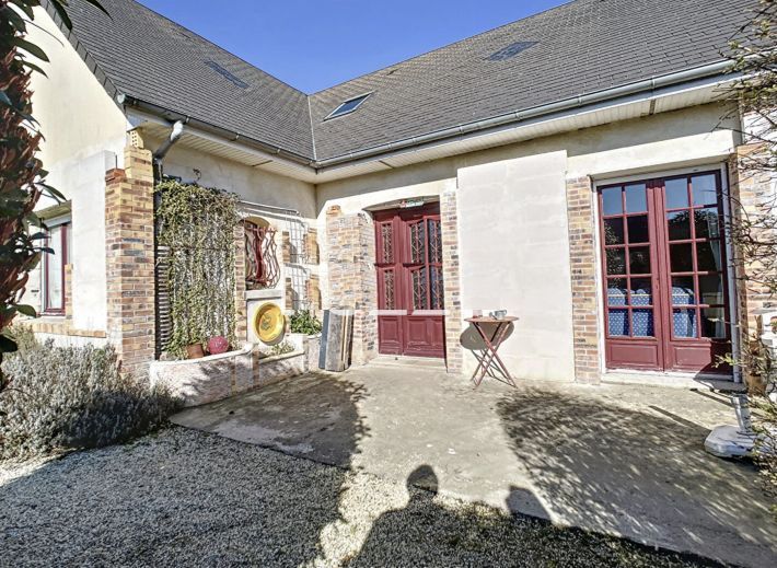 Property photo 1 of 17