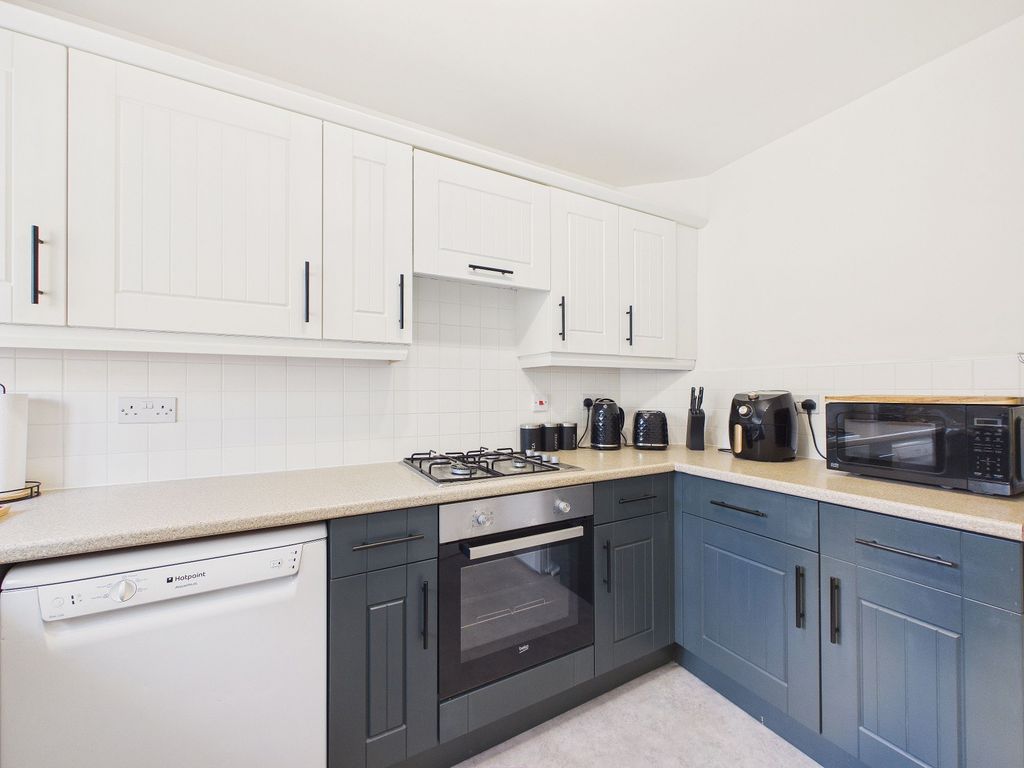 Property photo 2 of 12 Kitchen