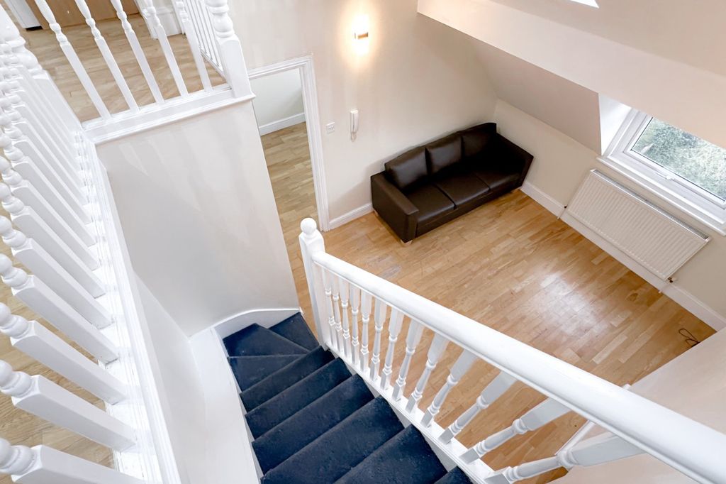 Property photo 2 of 17 Picture No. 27