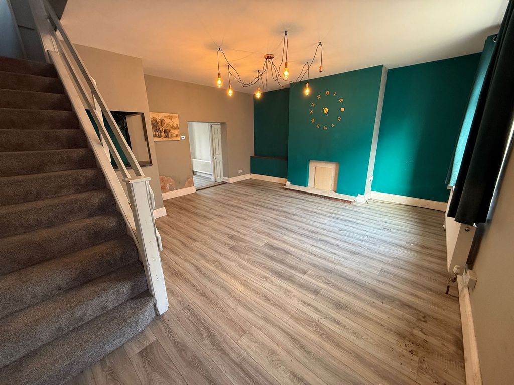 Property photo 2 of 24