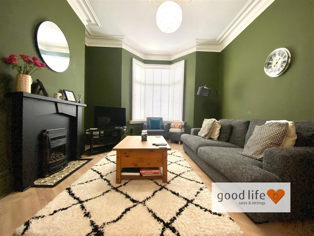 Property photo 2 of 17 20251023_123057781_Ios3Beachvillestreet.Jpg