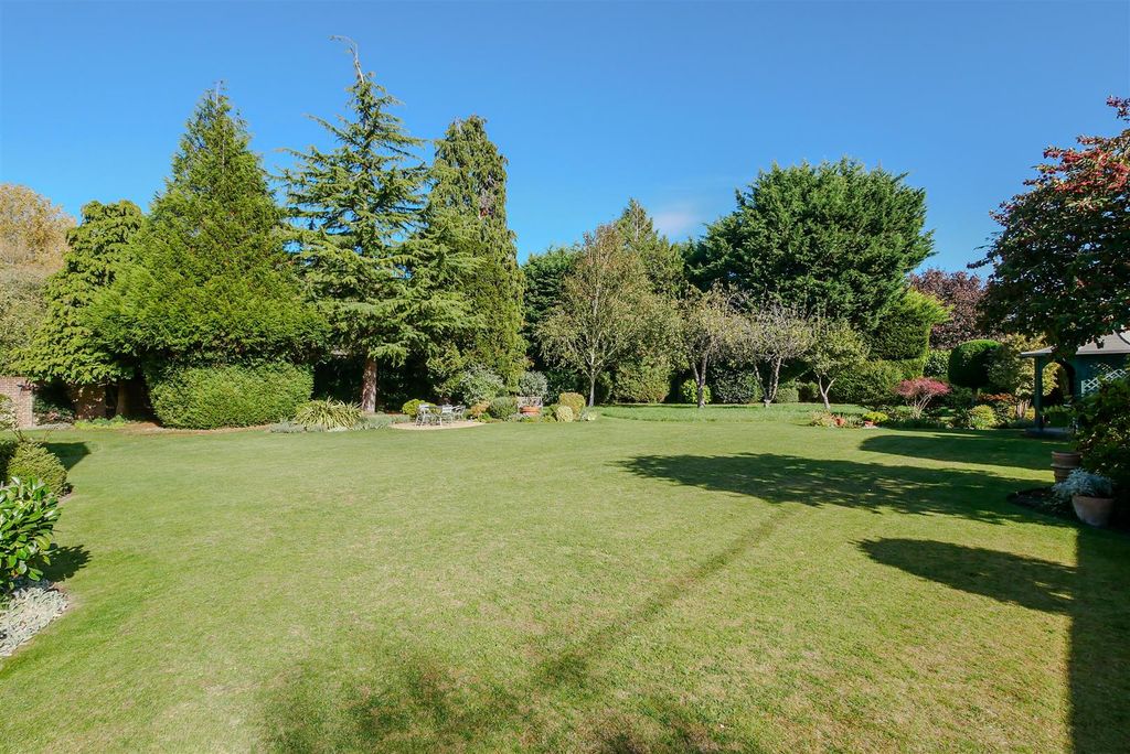 Property photo 3 of 27 Rear Garden