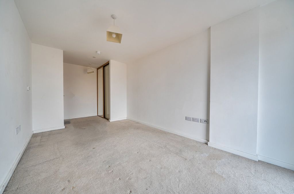 Property photo 3 of 11 Picture No. 02