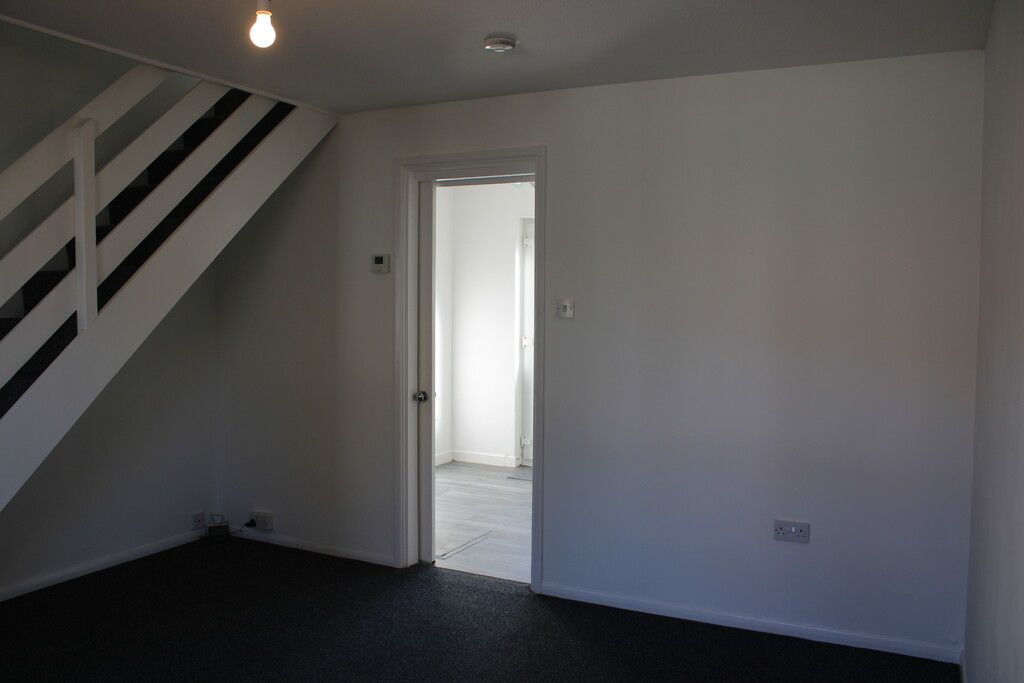 Property photo 2 of 13 Lounge