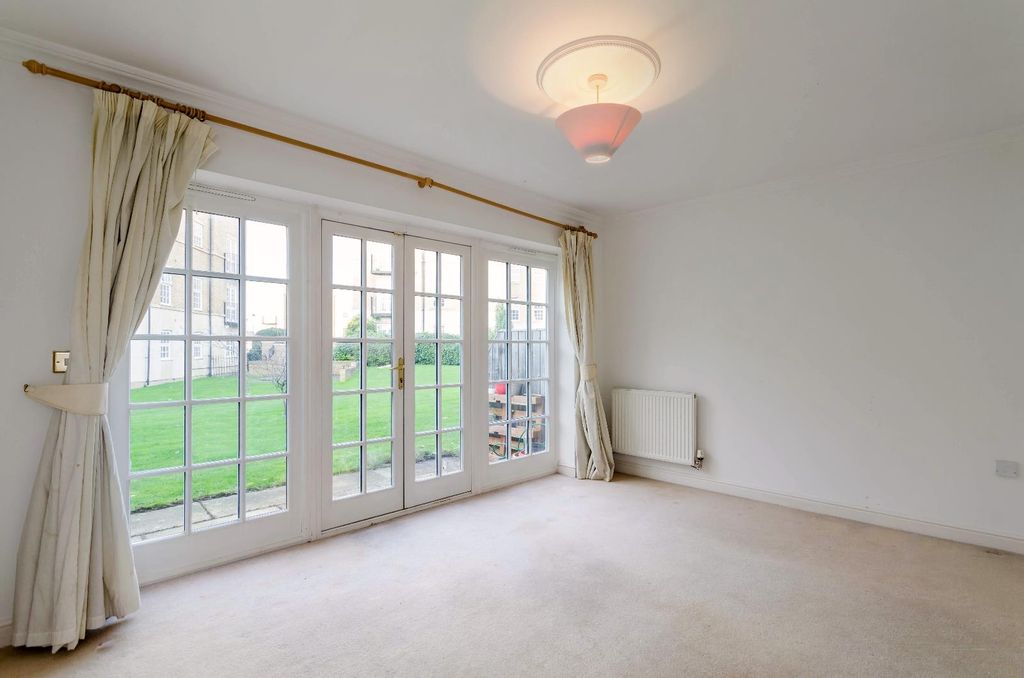 Property photo 2 of 8 Picture 2