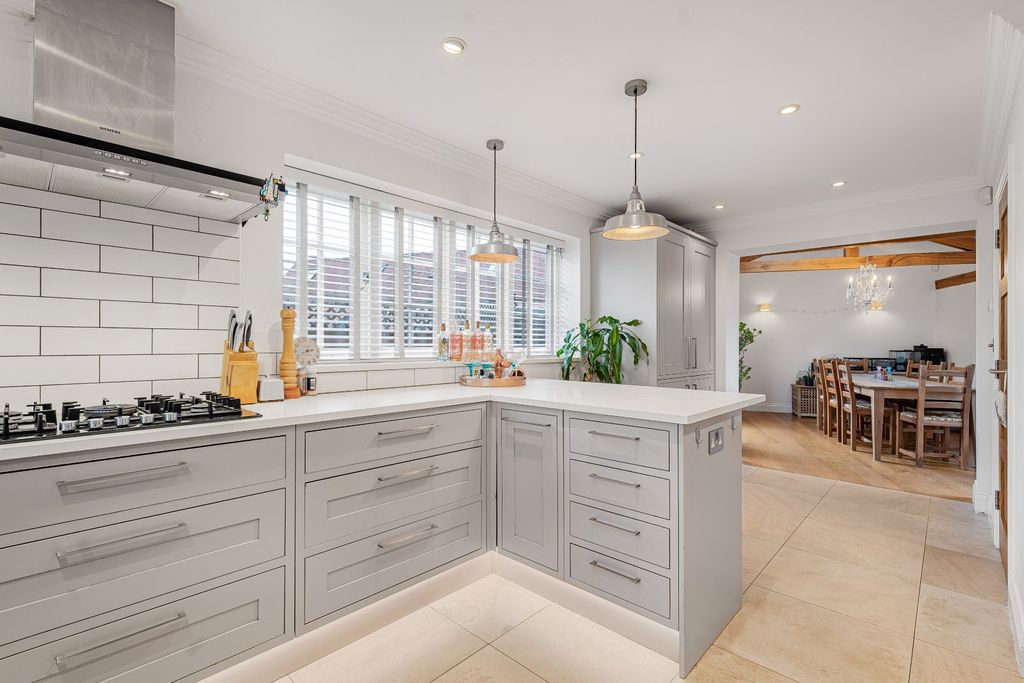 Property photo 2 of 25 Picture No. 06