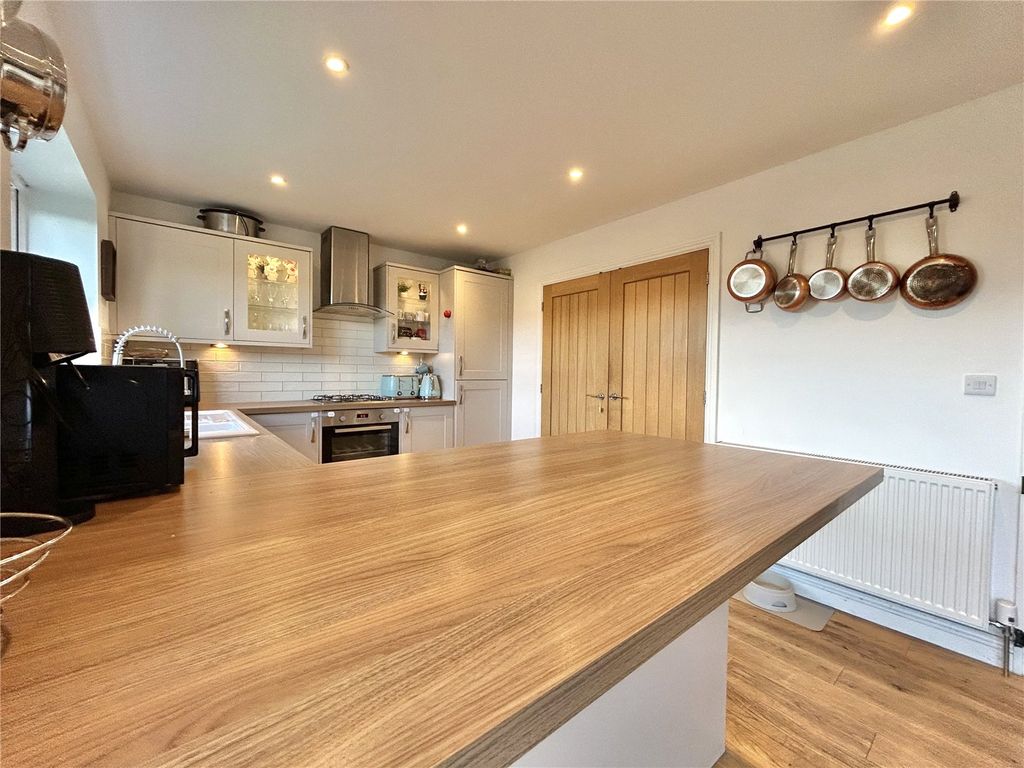 Property photo 3 of 21 Picture No. 06