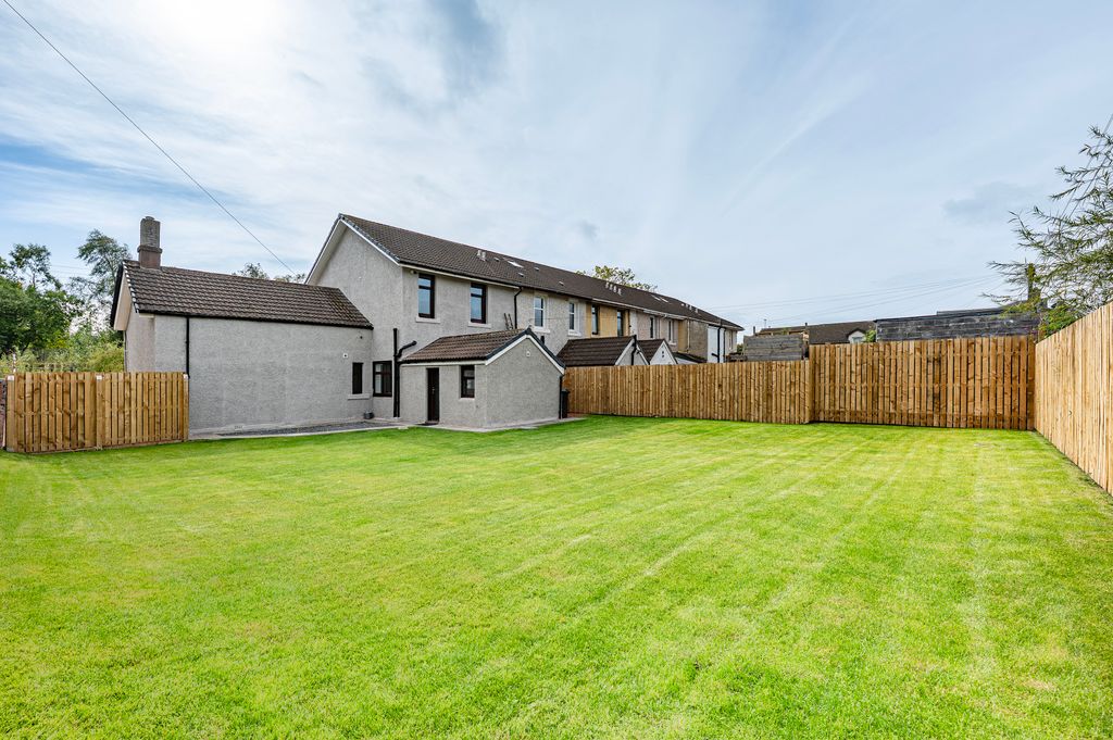 Property photo 2 of 38