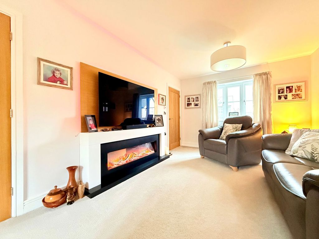 Property photo 3 of 21