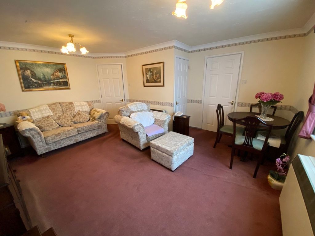 Property photo 3 of 13