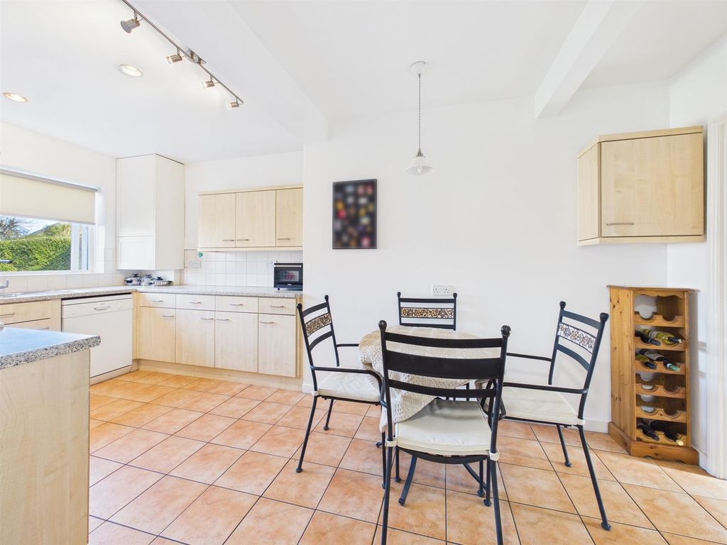 Property photo 2 of 21