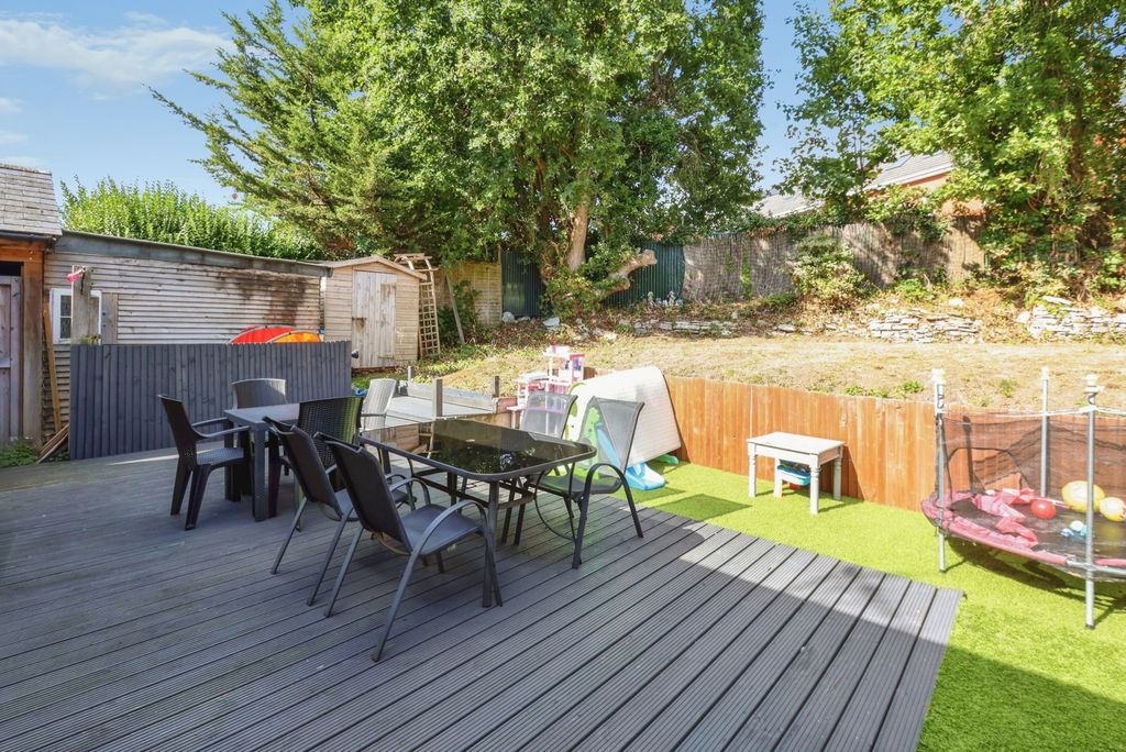 Property photo 2 of 17 Pbox-Img.Jpg