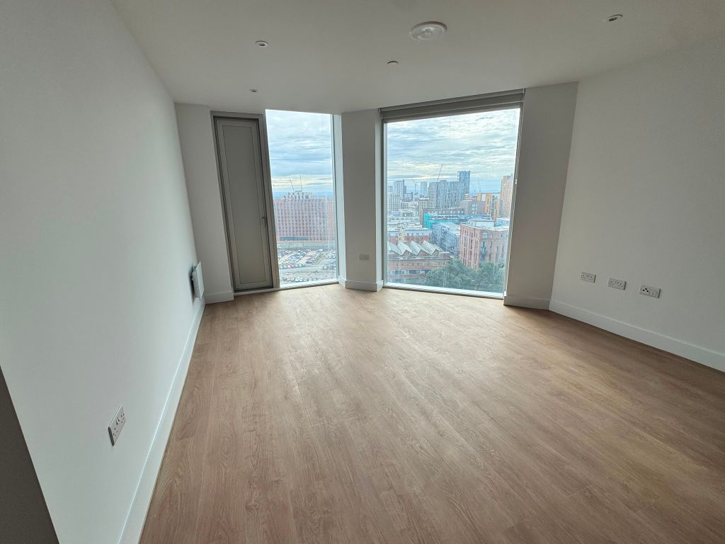 Property photo 2 of 31