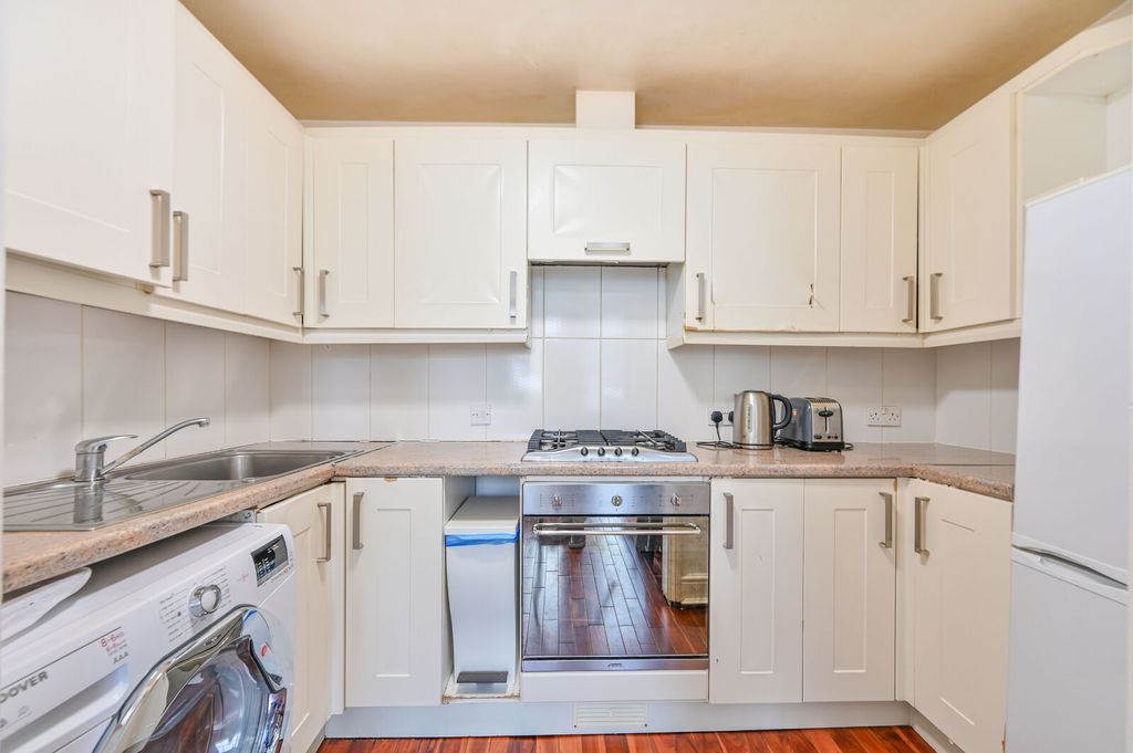 Property photo 3 of 11